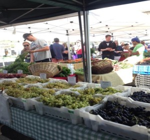 Support local growers by shopping at farmer's markets. Credit: Morguefile